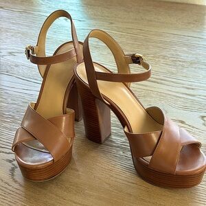 Michael Kors Platform Sandals in Luggage Brown size 9